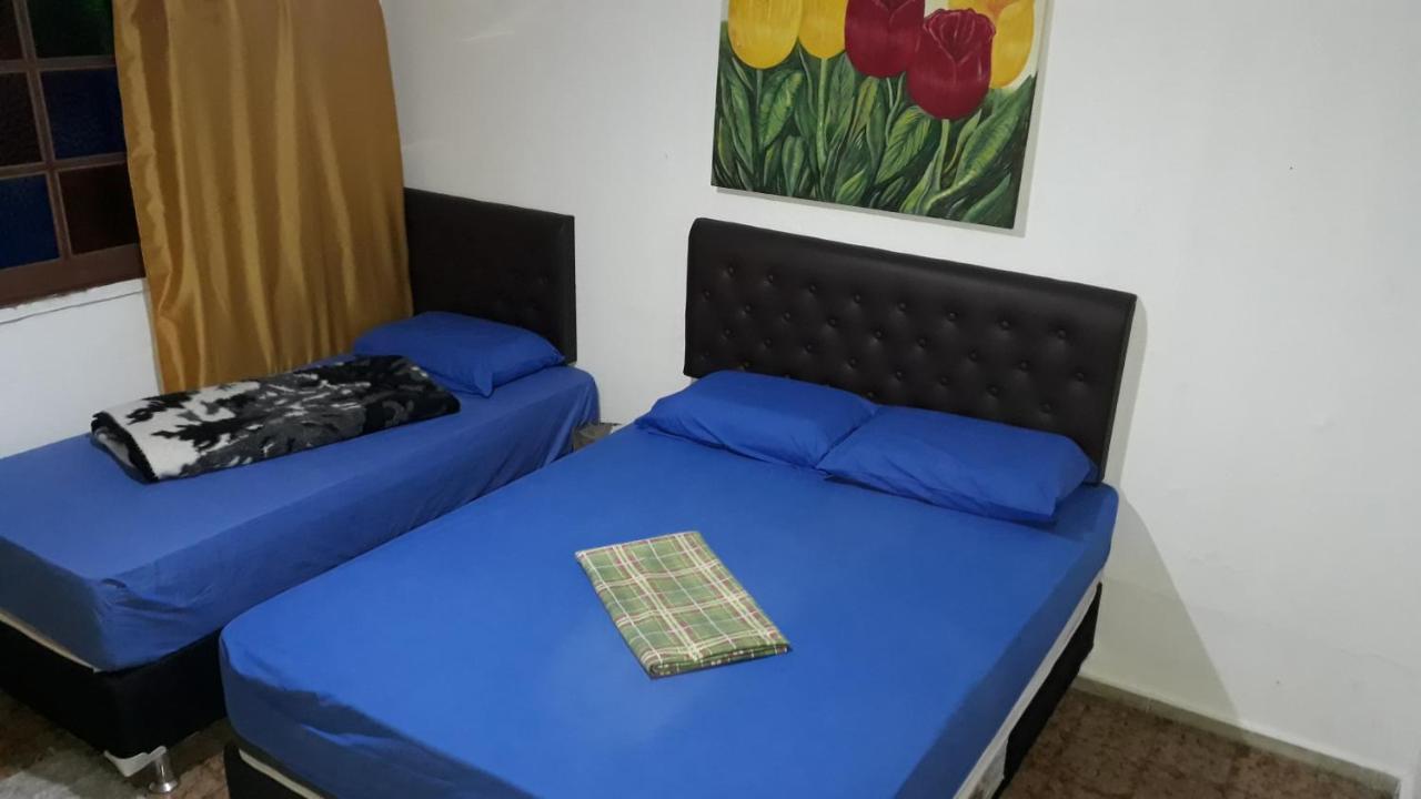 Gerais Hostal *